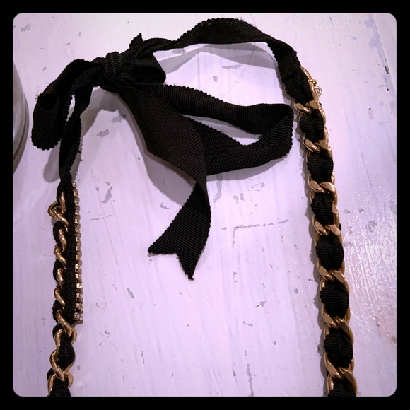 Long gold and black necklace - Picture 1 of 3